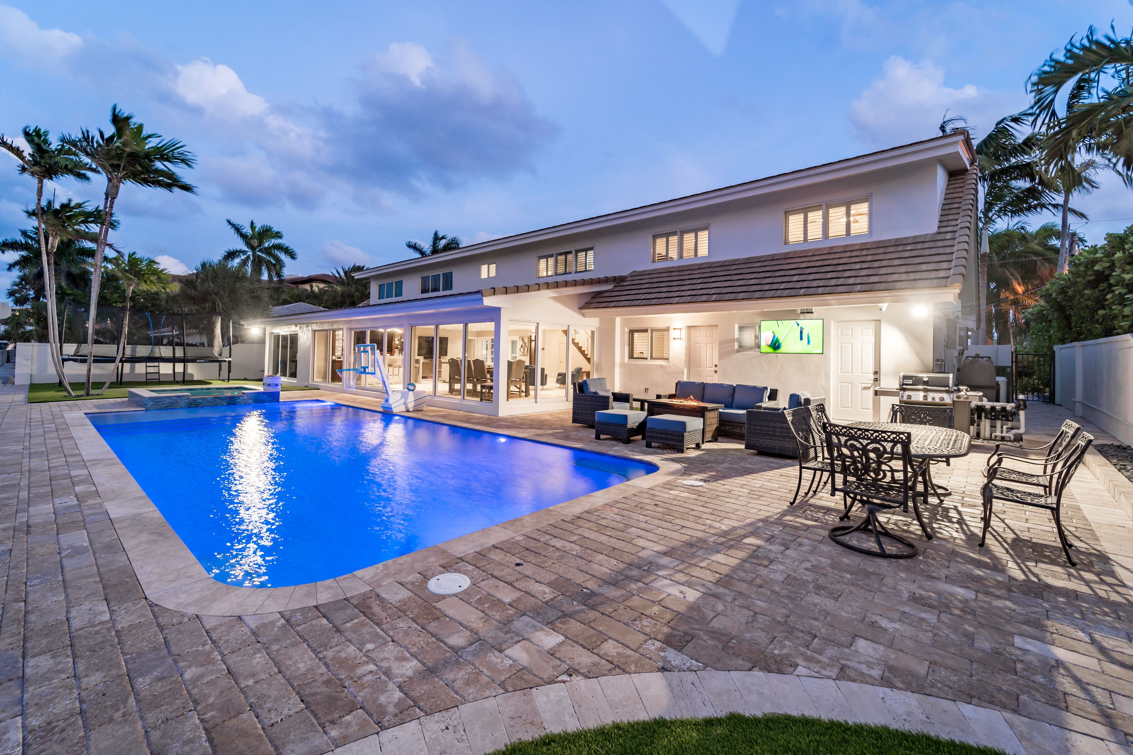 Outdoor pool, a heated pool