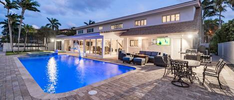 Piscine extérieure, piscine chauffée