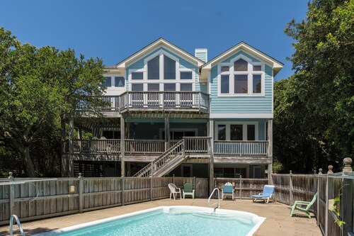 Donna's Dream: Dog-friendly, Private Pool & Hot Tub, Close to Beach
