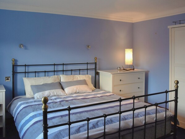 4 bedrooms, free WiFi, bed sheets