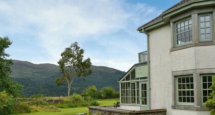4 bedroom accommodation in Colintraive