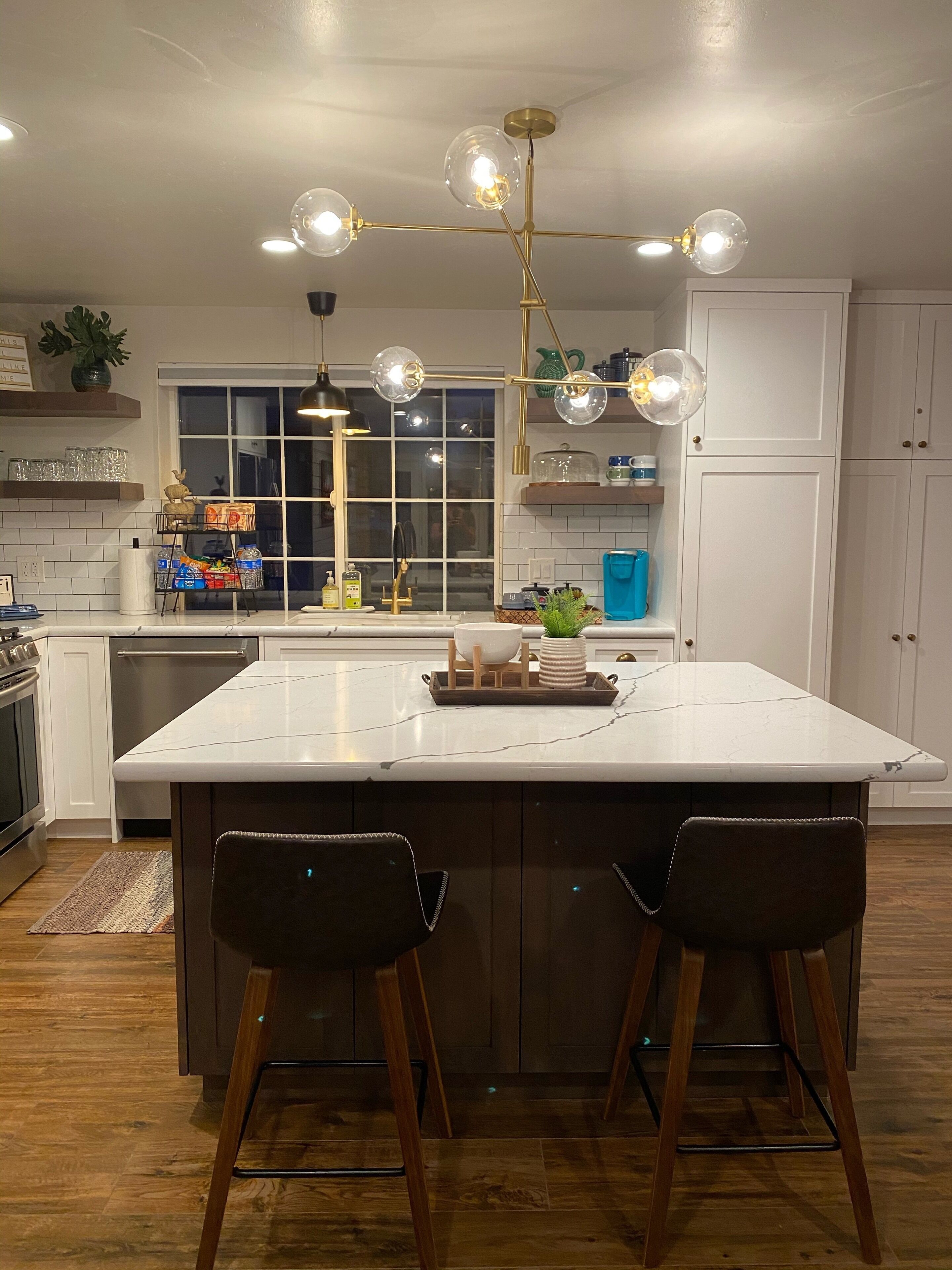 Centrally located, one hour to Yosemite, Kings Cyn & Sequoia Nat'l Parks 