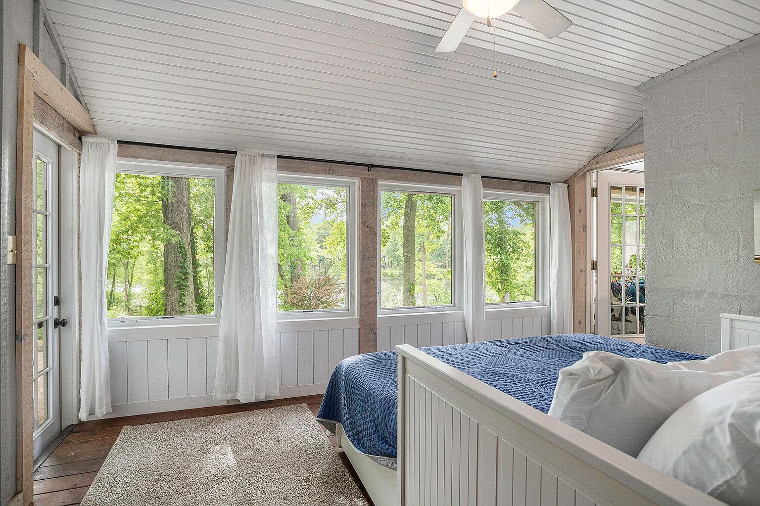 4 dormitoris, caixa forta a l'habitació i escriptori 