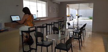 每日供应英式早餐（需付费）
