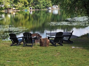 Property grounds - Lakefront/Legoland/West Point Retreat Under 1 Hour From NYC! Heated pool & Spa! (Monroe)
