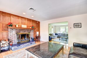 Smart TV, fireplace, video games, DVD player
