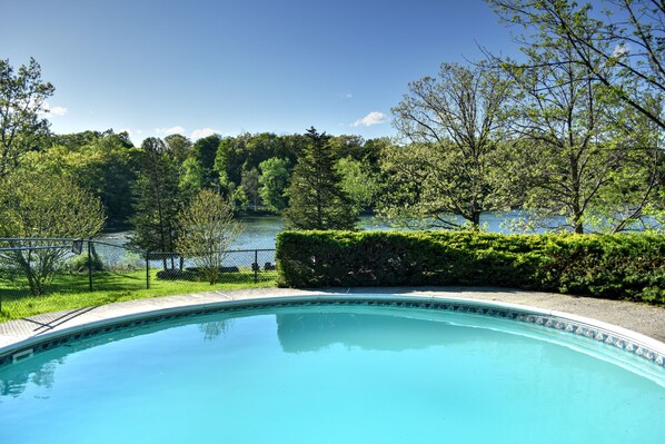 Ulkouima-allas, lämmitetty uima-allas