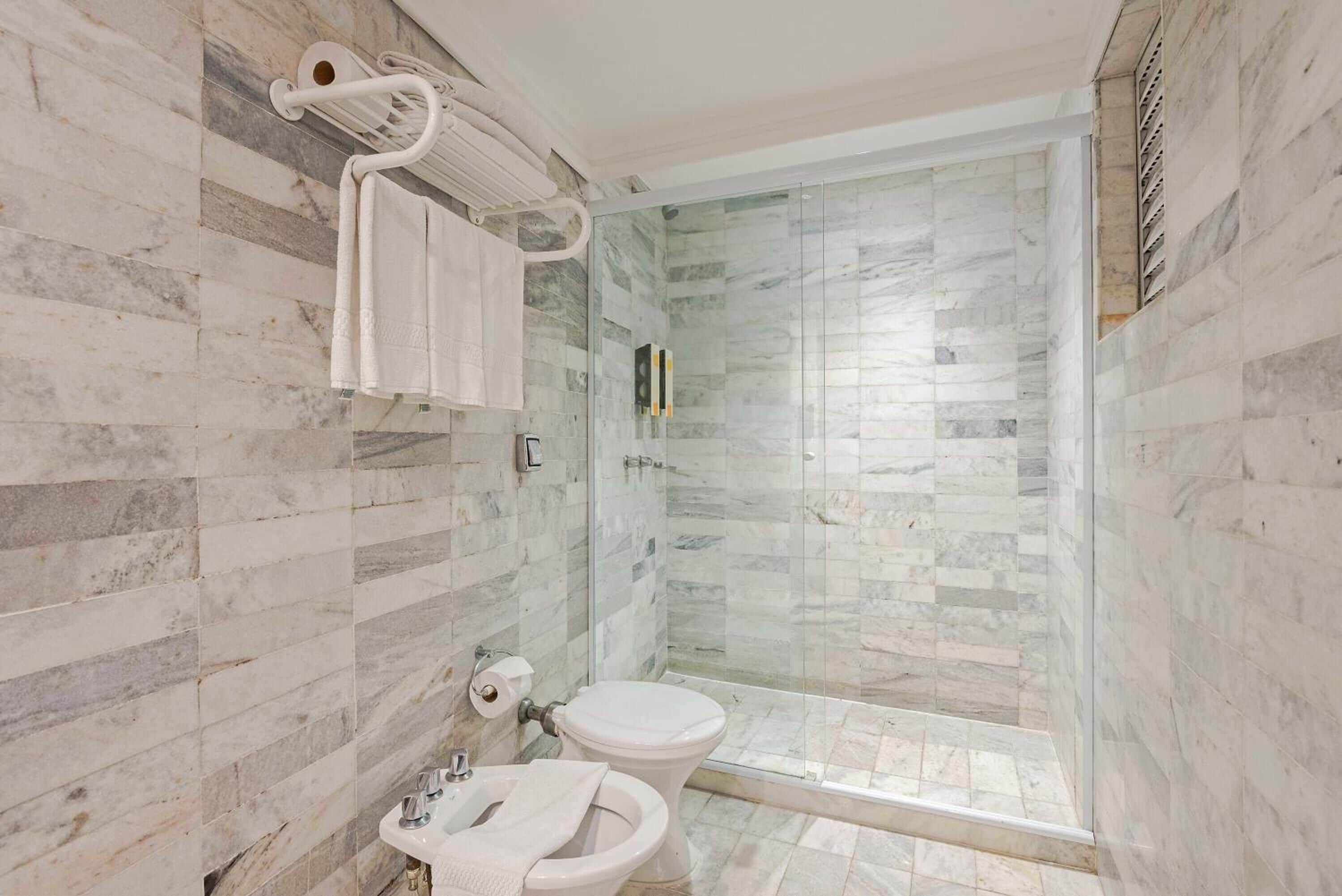 Shower, towels