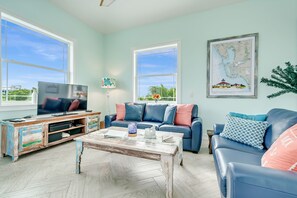 智能電視、DVD 播放機、乒乓球設施、書籍