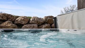 Baignoire à remous extérieure