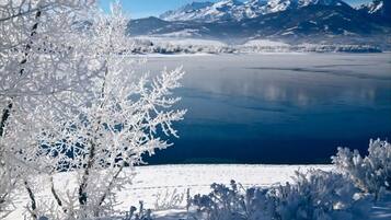Pineview Reservoir in Winter