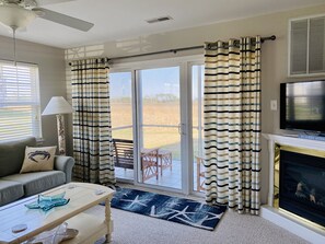 Smart TV, fireplace, DVD player