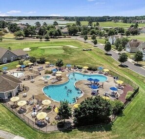Outdoor pool, a heated pool