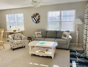 Smart TV, fireplace, DVD player
