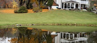 Luxury King Suite, Living Room w/sofa bed and jacuzzi tub