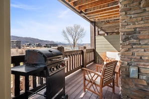 Terrace/patio - Lakeside Escape LS36 |Ski Lodge |Hot Tub | Game Rm (Huntsville)