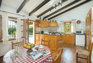 冰箱、微波炉、烤箱、洗碗机