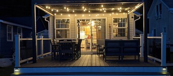 Sunset Lover's Dream! Lakefront Cottage on Otisco!