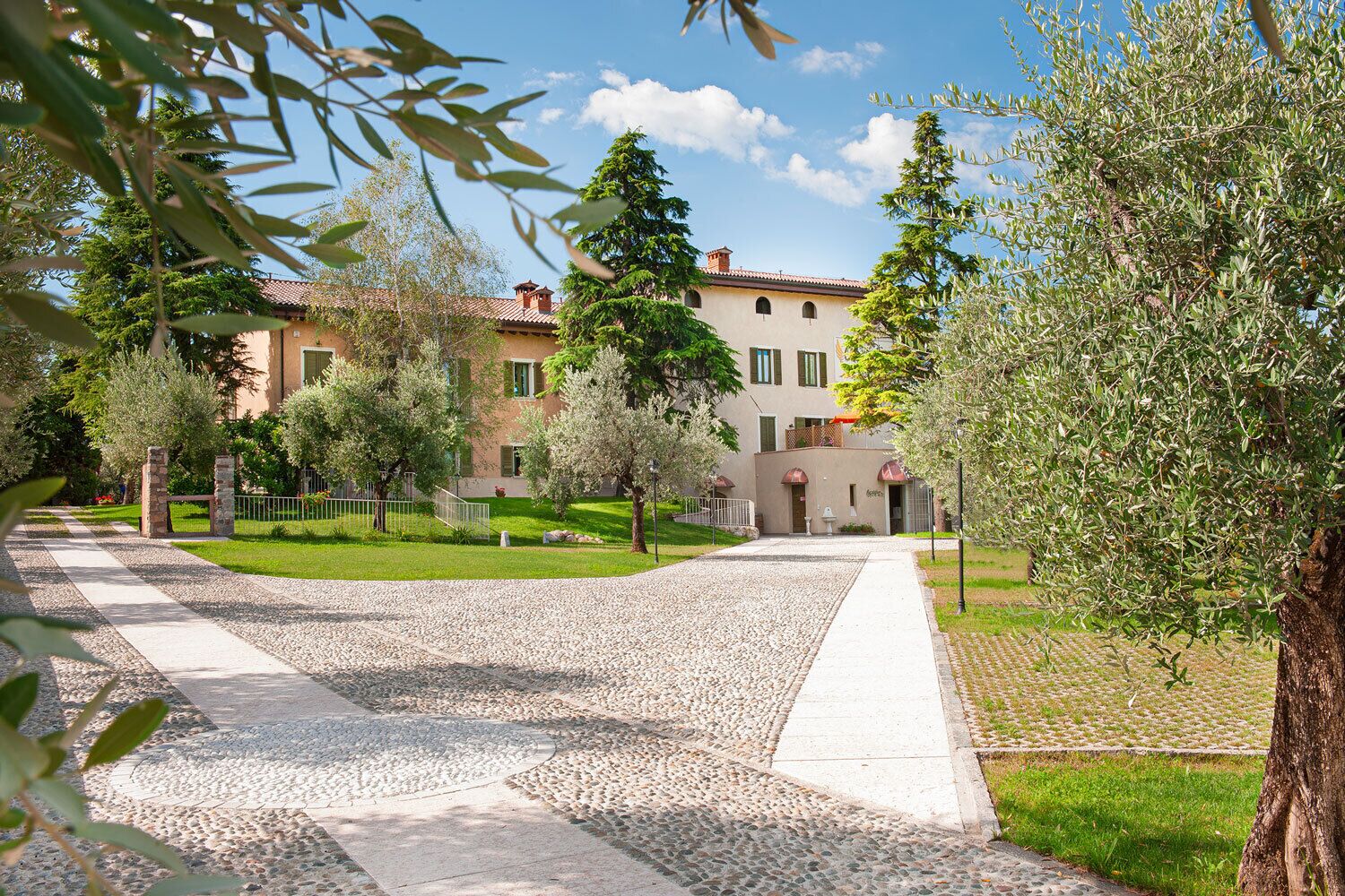 Large three-room apartment with 2 bathrooms in Country House Olea Dei Holiday Apartments