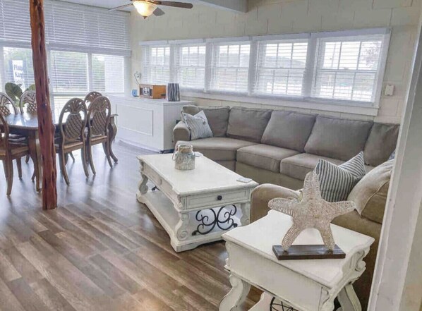 Smart TV, fireplace, stereo - The Comfy Cottage at Possum Kingdom Lake 🚤🐟🌞 (Graford)