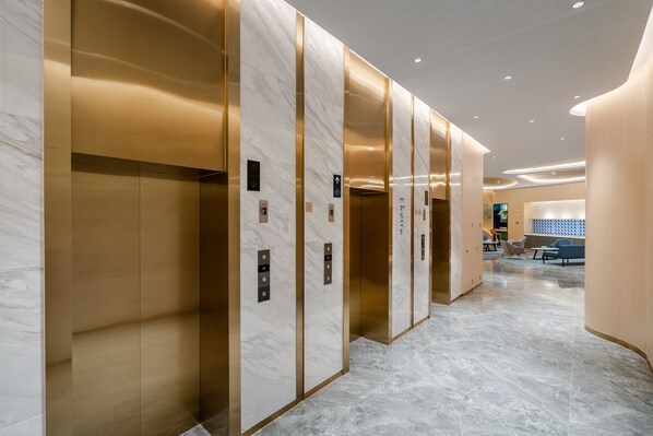 Lift - Holiday Inn Express Changsha Shifu by IHG (Changsha)