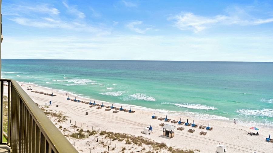 Commodore Resort by Book That Condo