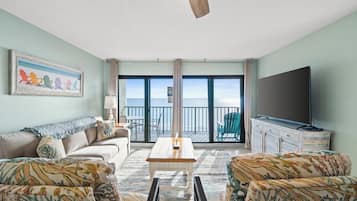 Condo, 2 quartos (507) | Área de estar | TV de tela plana 55 polegadas com canais a cabo