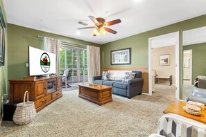 Een smart-tv en een dvd-speler