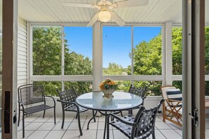 Dining - 4 Bedroom, 4 Bathroom Walk-in Golf Condo near Branson Shopping & Entertainment (Branson)