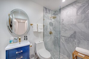 Bathroom - Fully Renovated Home 5 minutes from the strip! (Las Vegas)