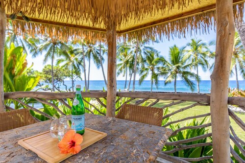 Ultra private oceanfront gated compound with pool & spa just minutes from town.