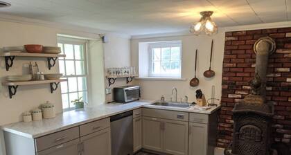 Caretaker's Cottage: 4 BR Pet Friendly River View