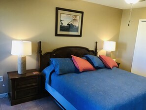 2 bedrooms, iron/ironing board, WiFi, bed sheets - YAY, VACAY! HAVE FUN IN SUN CITY! A 55+ community (Sun City)