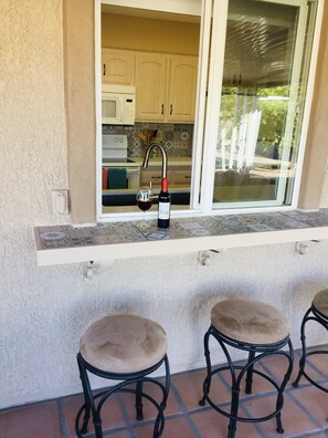 Fridge, microwave, oven, stovetop - YAY, VACAY! HAVE FUN IN SUN CITY!  A 55+ community (Sun City)