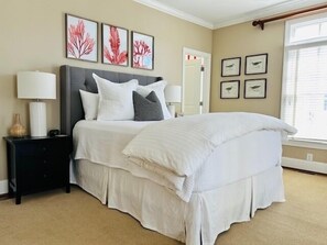 6 bedrooms, desk, iron/ironing board, free WiFi