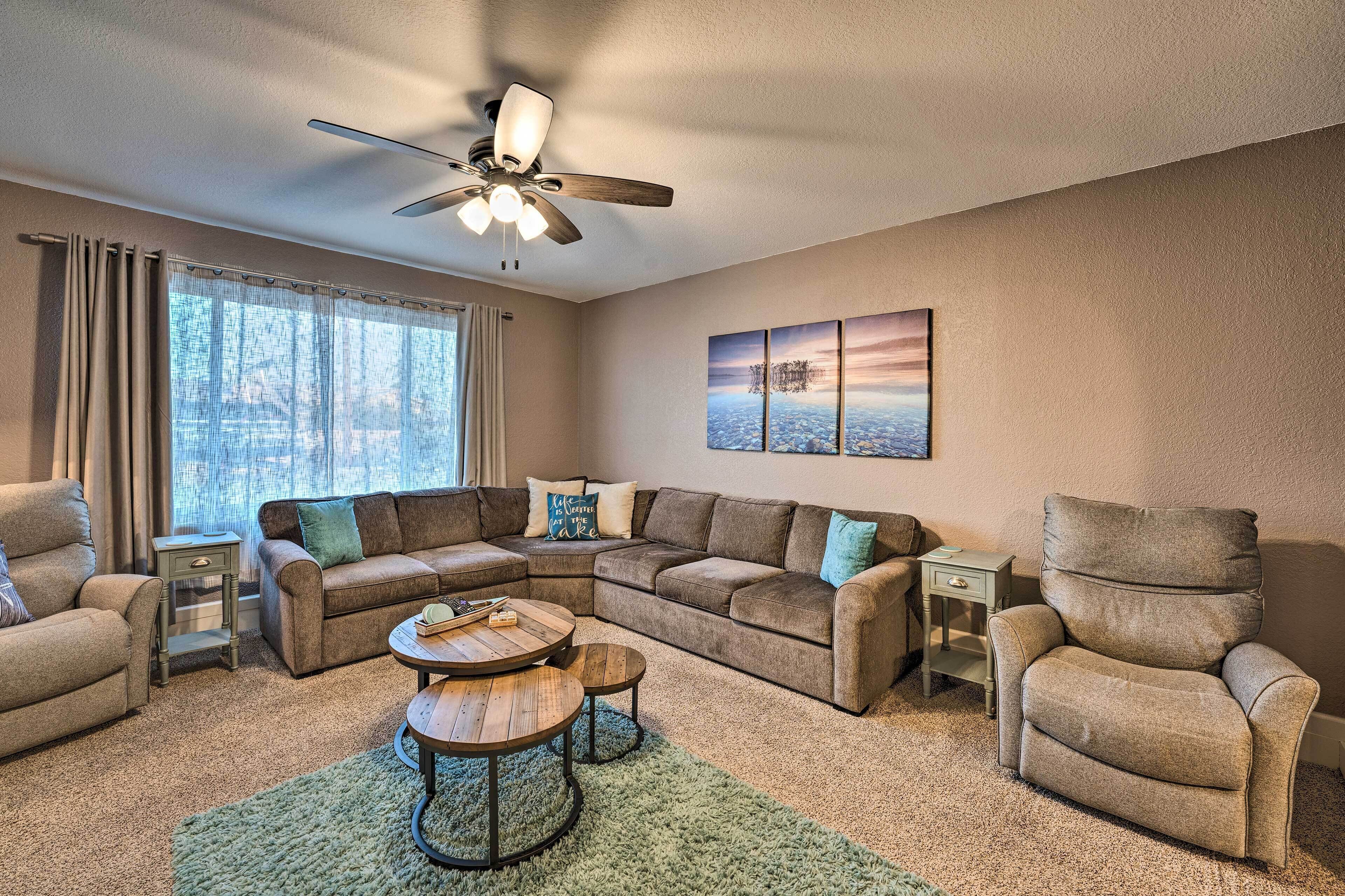 Havasu Getaway w/ Fire Pit + Grill < 3 Mi to Lake