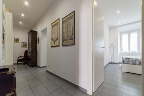 Interni
