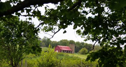 Historic Farmhouse Suite in Virginia Hunt & Wine Country