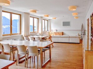 تناول الطعام