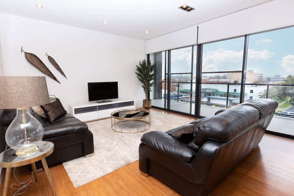 B1/302-1 Flinders St · Stylish Inner City Penthouse Apartment