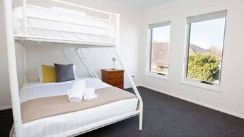 4 bedrooms, iron/ironing board, free WiFi, bed sheets