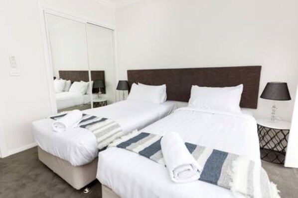 2 bedrooms, iron/ironing board, free WiFi, bed sheets