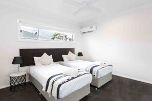2 bedrooms, iron/ironing board, free WiFi, bed sheets