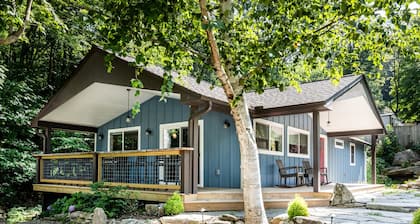Magical Mountain Retreat on Blackberry Falls!