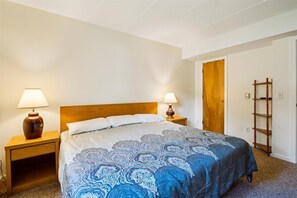 Condo, 1 King Bed (Pinnacle C16) | 2 bedrooms, WiFi, bed sheets