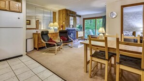 Appartement, 1 queensize bed met slaapbank (Whiffletree G1) | Interieur