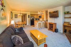 Condo, Multiple Beds (Pinnacle E23) | Living room