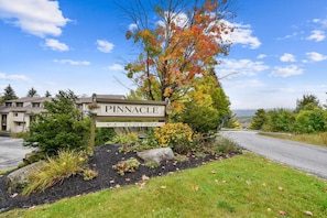 Condo, Multiple Beds (Pinnacle E23) | Property grounds - Pinnacle E23 (Killington)