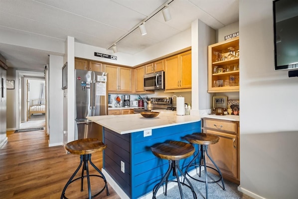 Condo, Multiple Beds (Pinnacle E23) | Private kitchen - Pinnacle E23 (Killington)