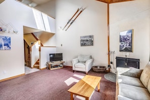 Living area - Trail Creek 05 (Killington)